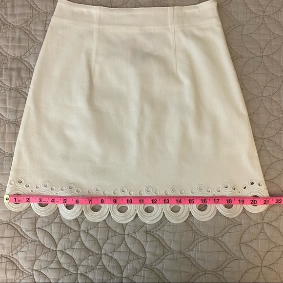 NWT | Club Monaco | Akemi Denim Scalloped Eyelet Skirt — White | Size 2 - Picture 12 of 13